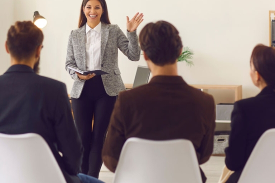 Châtiez votre langage, surtout au travail. Précis lexicologique à l'usage des éloquents